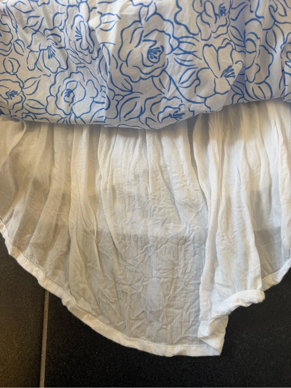 Faithfull the Brand Vendita Puff-Sleeve Floral Mini Dress Size S Blue & White - Picture 4 of 9